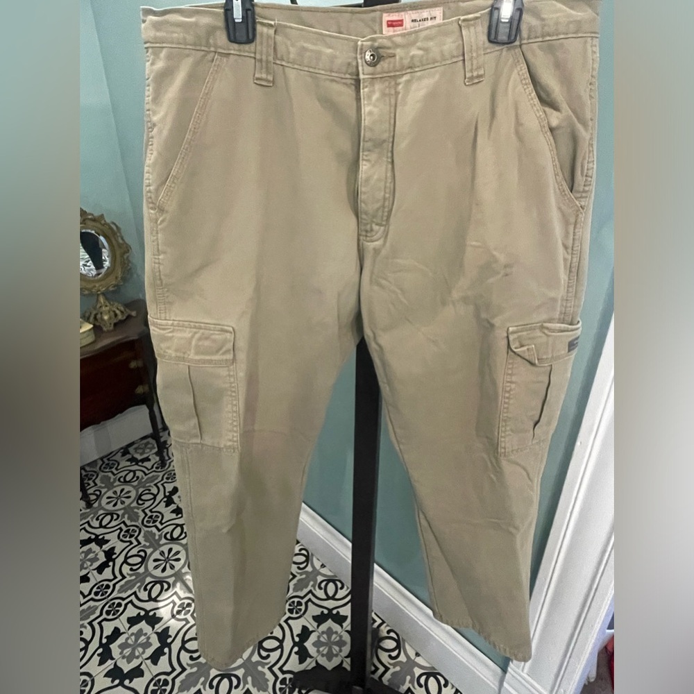 Men’s Wrangler fleece lined cargo pants, size 38x30